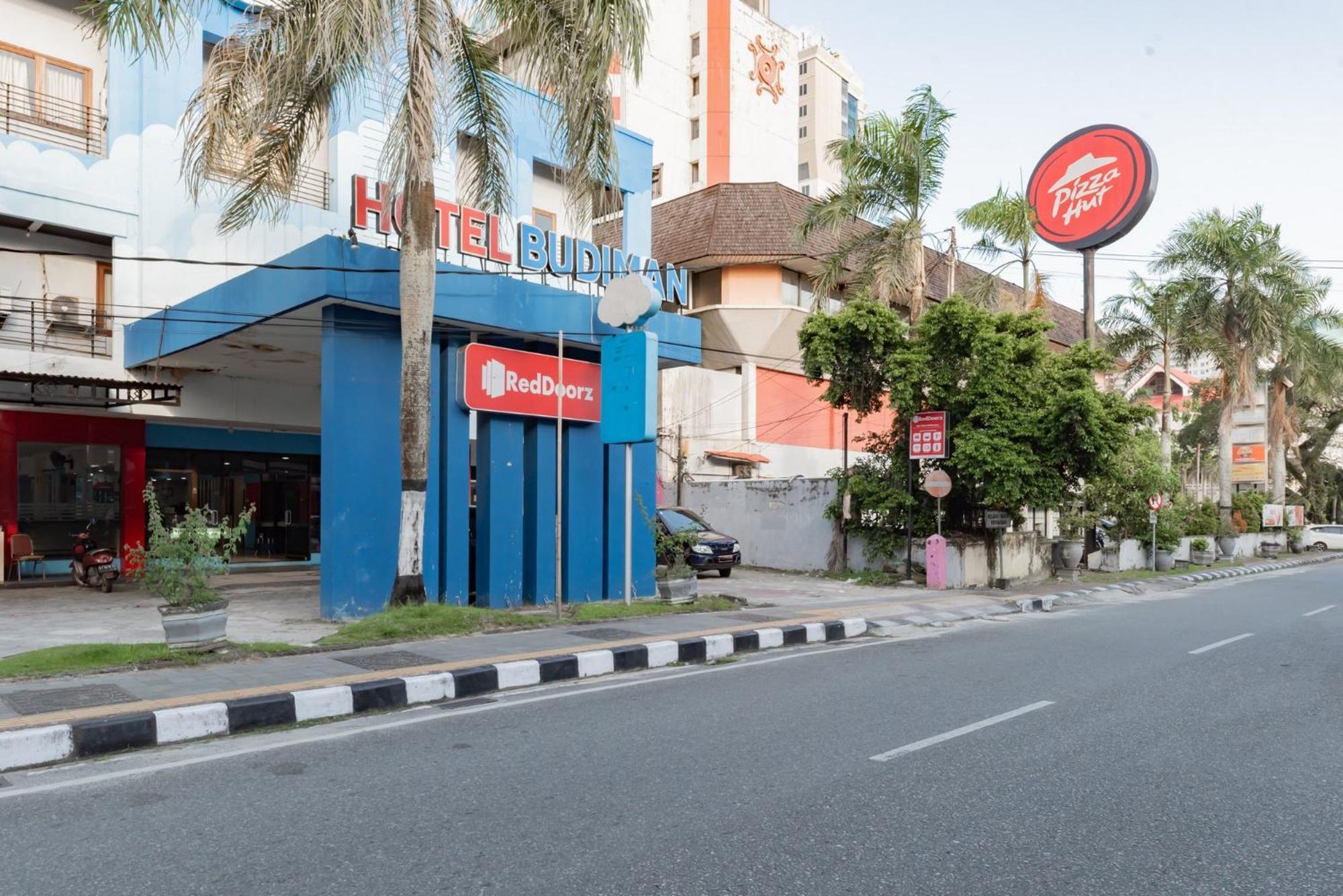 Reddoorz Near Plaza Balikpapan Hotel ภายนอก รูปภาพ